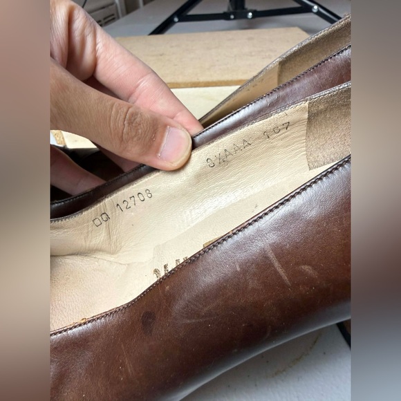 Vintage Salvatore Ferragamo Womens Brown Leather Pumps With Bow Detail Sz 8.5 - Picture 6 of 14